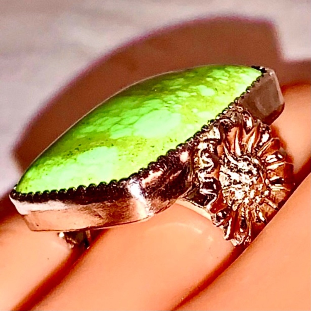 Pure Royston Green Turquoise, worn by beautiful women all over the world. - Picture 6 of 16